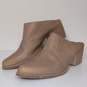 LD Tuttie Tan Leather Mules Size EU 39.5 US 9 Italy